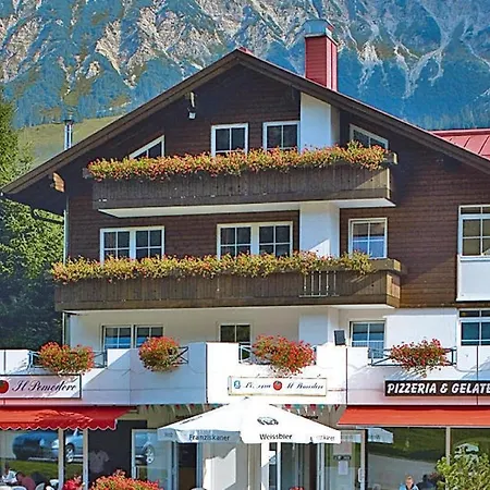 In With A Balcony Or Terrace Apartamento Oberjoch